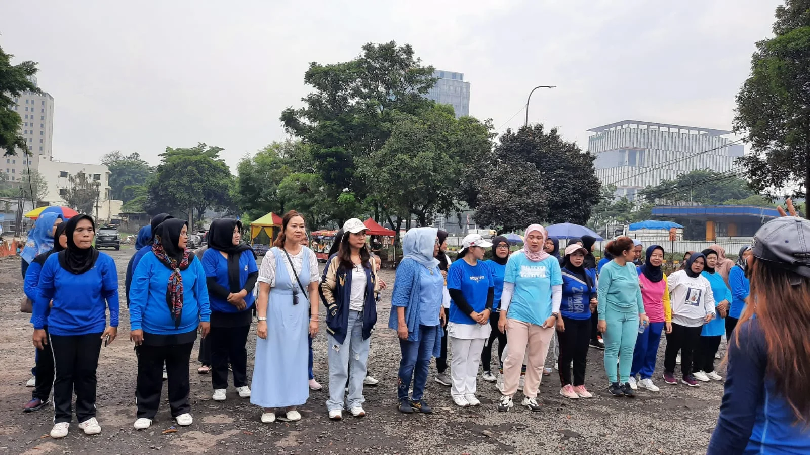 Kegiatan lapangan bersama komunitas
